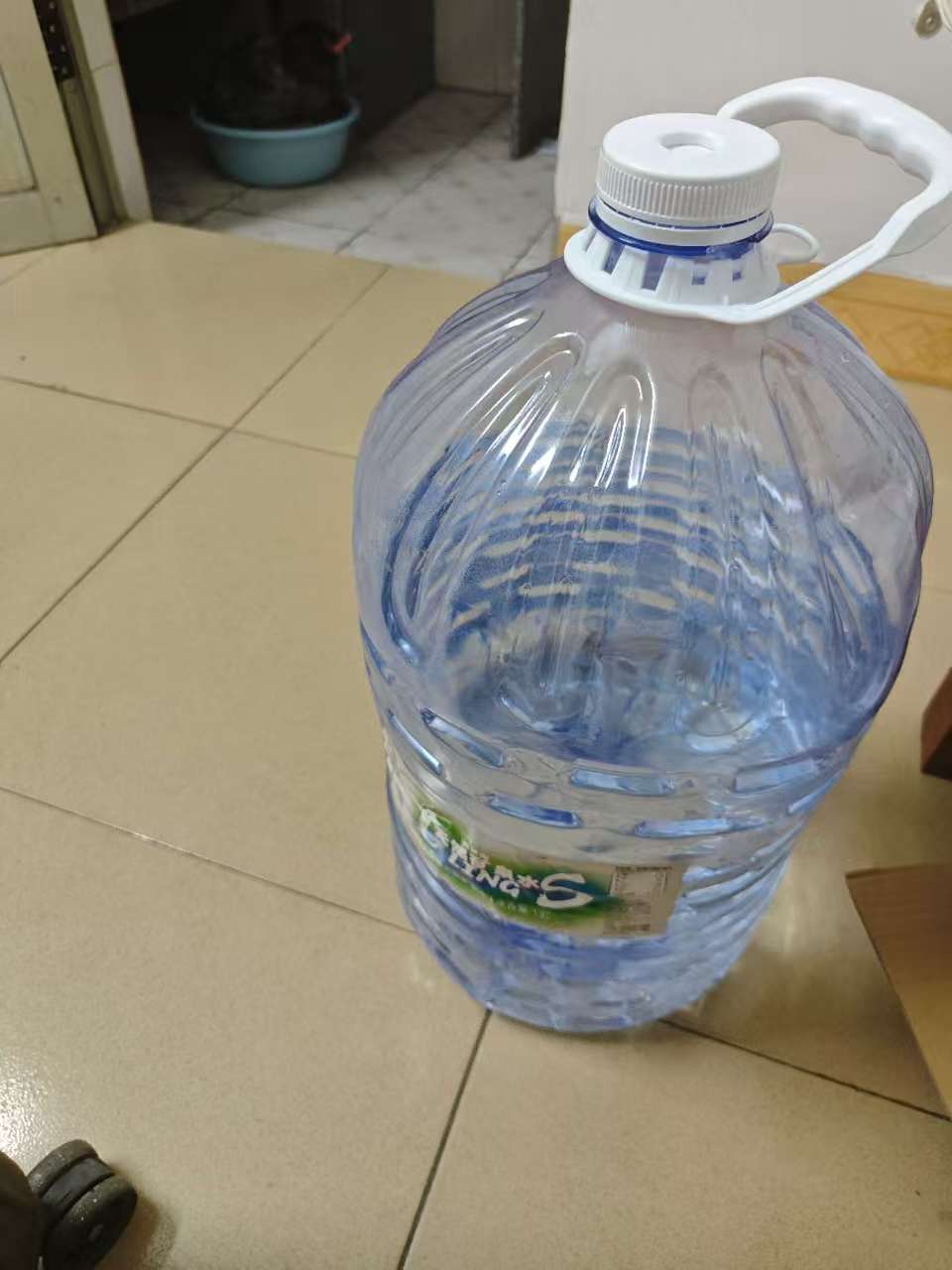 多多买菜上买的这桶水19升才9.9元